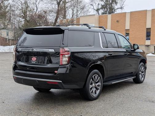 2022 Chevrolet Suburban LT