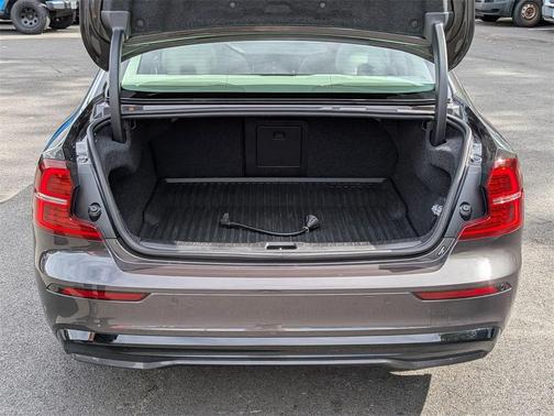 2024 Volvo S60 Recharge Plug-In Hybrid T8 Plus Dark Theme