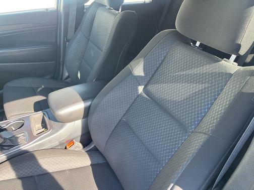 2020 Jeep Grand Cherokee Laredo E