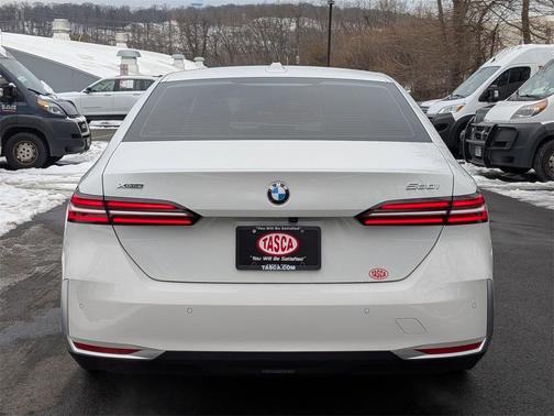 2024 BMW 530 i xDrive