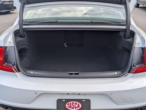 Crystal White Pearl Metallic 2018 Volvo S90 T5 Momentum