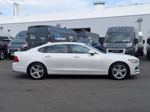 2018 Volvo S90 T5 Momentum