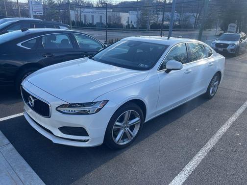 Crystal White Pearl Metallic 2018 Volvo S90 T5 Momentum