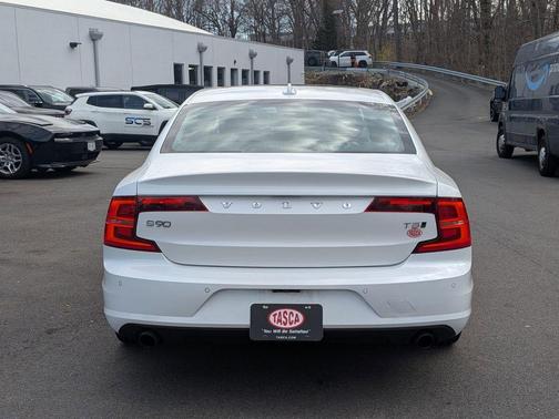 Crystal White Pearl Metallic 2018 Volvo S90 T5 Momentum