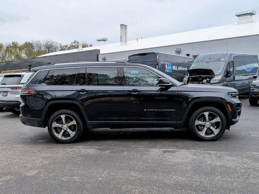 Midnight Sky 2023 Jeep Grand Cherokee L Limited