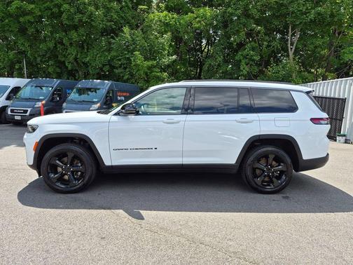 Bright White Clearcoat 2026 Jeep Grand Cherokee L Limited