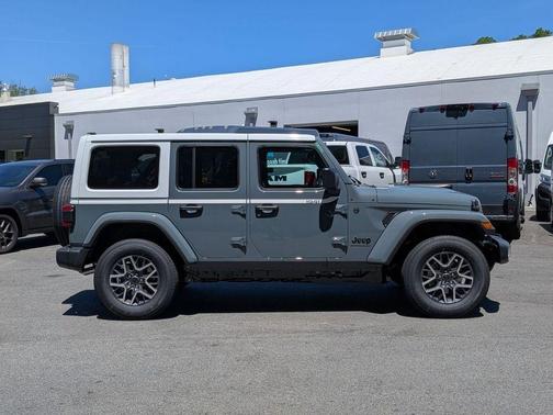 Anvil Clearcoat 2026 Jeep Wrangler Sahara
