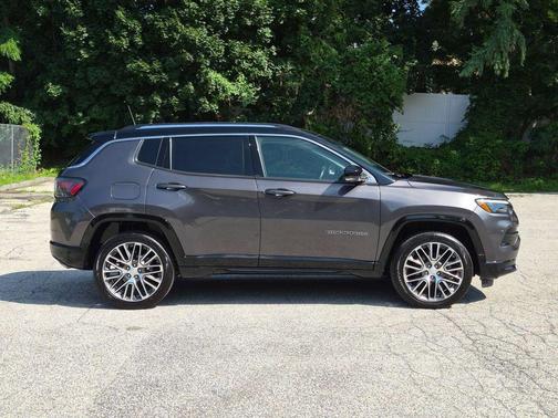 Granite Crystal Clearcoat Metallic 2022 Jeep Compass Limited