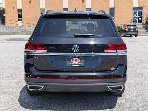 Deep Black Pearl Effect 2023 Volkswagen Atlas 2.0T SE