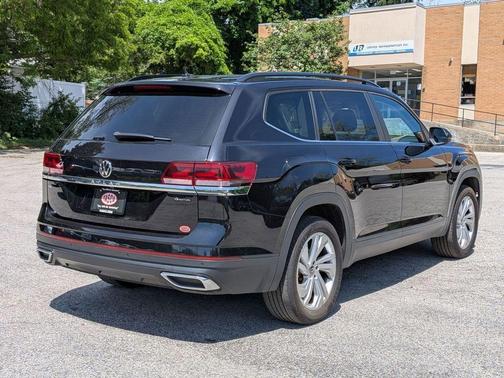 Deep Black Pearl Effect 2023 Volkswagen Atlas 2.0T SE
