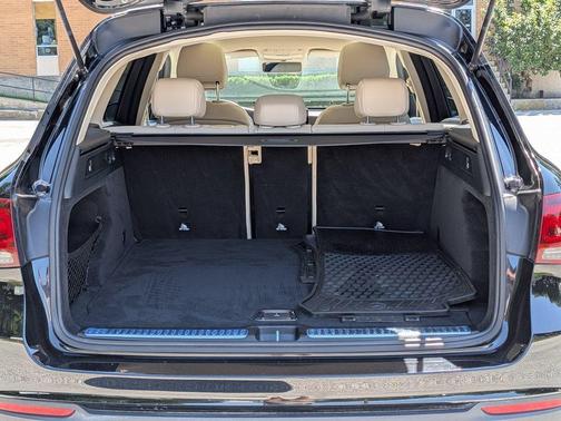 Obsidian Black Metallic 2020 Mercedes-Benz GLC 300 Base 4MATIC
