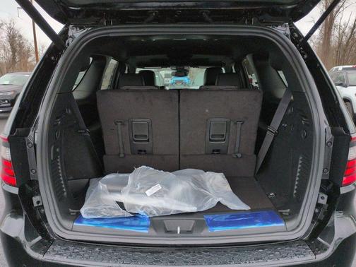 DB Black Crystal Clearcoat 2026 Dodge Durango GT