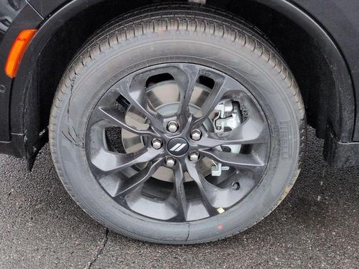 DB Black Crystal Clearcoat 2026 Dodge Durango GT