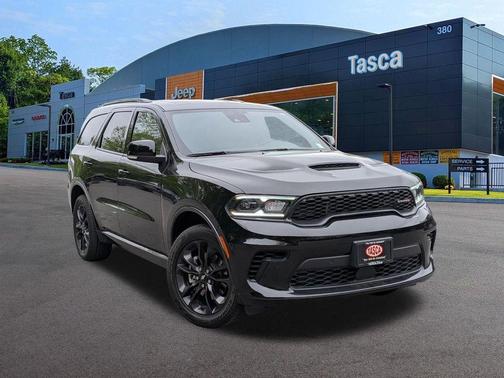 DB Black Crystal Clearcoat 2026 Dodge Durango GT