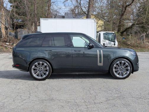Belgravia Green 2024 Land Rover Range Rover P530 SE