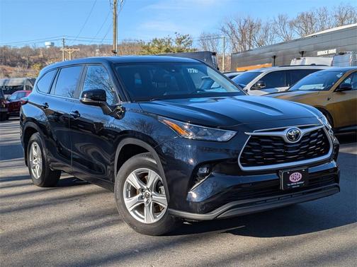 2024 Toyota Highlander LE