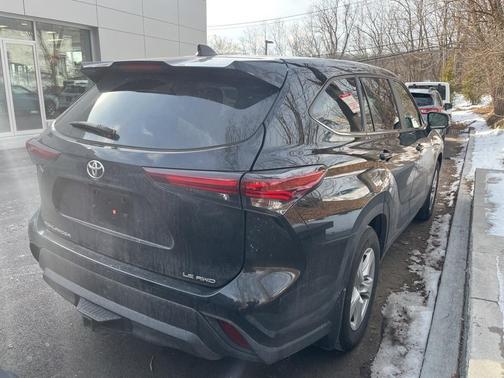 2024 Toyota Highlander LE