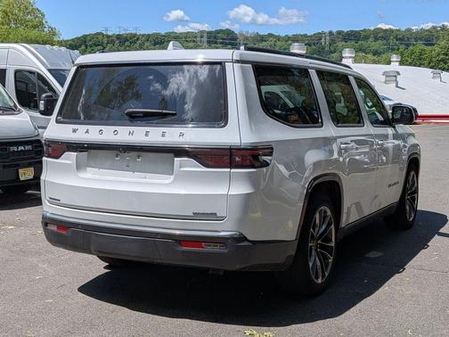 Bright White Clearcoat 2022 Jeep Wagoneer Series III