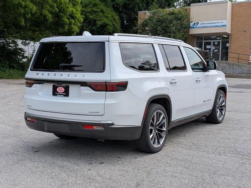 Bright White Clearcoat 2022 Jeep Wagoneer Series III