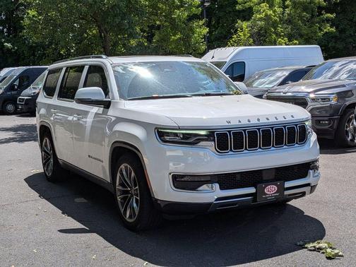 Bright White Clearcoat 2022 Jeep Wagoneer Series III