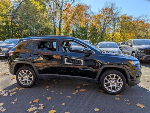 2022 Jeep Compass Latitude Lux