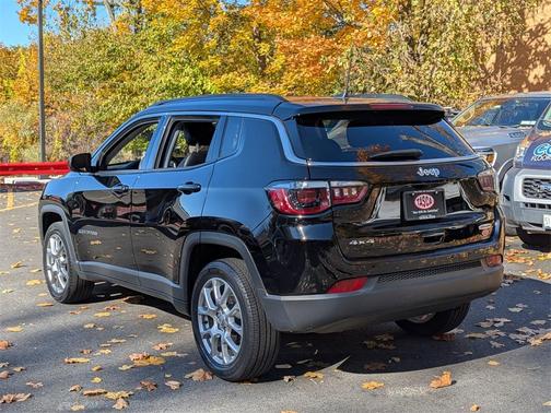 2022 Jeep Compass Latitude Lux