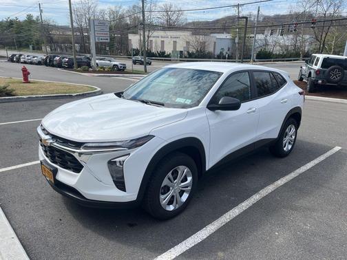 2024 Chevrolet Trax LS