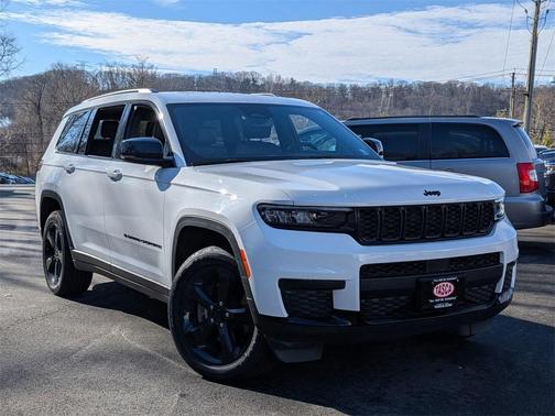 2023 Jeep Grand Cherokee L Laredo
