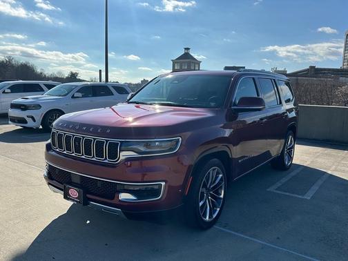Photo 4 of 29 of 2022 Jeep Wagoneer Series III