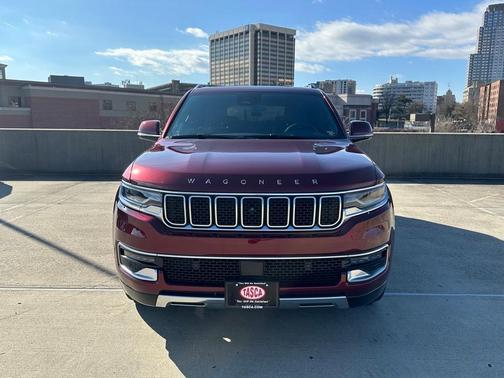 Photo 3 of 29 of 2022 Jeep Wagoneer Series III
