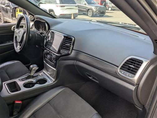 2021 Jeep Grand Cherokee Laredo X 4x4