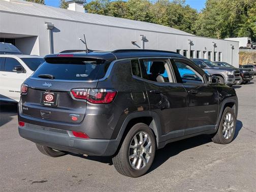2022 Jeep Compass Latitude Lux