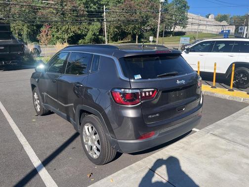 2022 Jeep Compass Latitude Lux