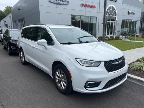 2022 Chrysler Pacifica Touring-L