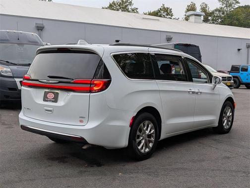 2022 Chrysler Pacifica Touring-L