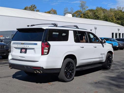 2023 Chevrolet Suburban High Country