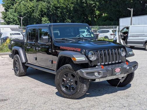 Black Clearcoat 2023 Jeep Gladiator Mojave