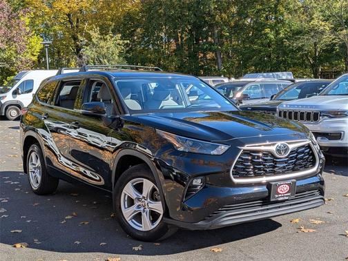 2022 Toyota Highlander LE