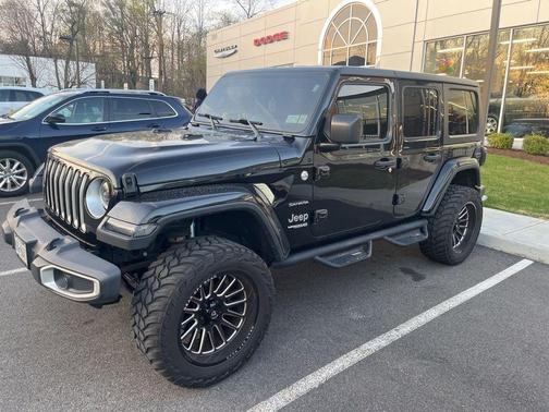 Black Clearcoat 2020 Jeep Wrangler Unlimited Sahara