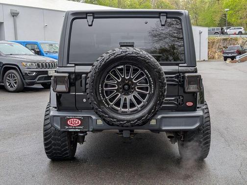 Black Clearcoat 2020 Jeep Wrangler Unlimited Sahara