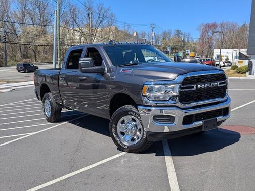 2024 RAM 2500 Tradesman Crew Cab 4x4 64' Box