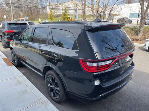 DB Black Crystal Clearcoat 2022 Dodge Durango GT