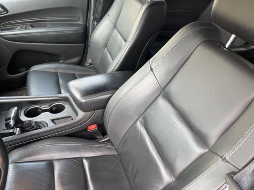 DB Black Crystal Clearcoat 2022 Dodge Durango GT