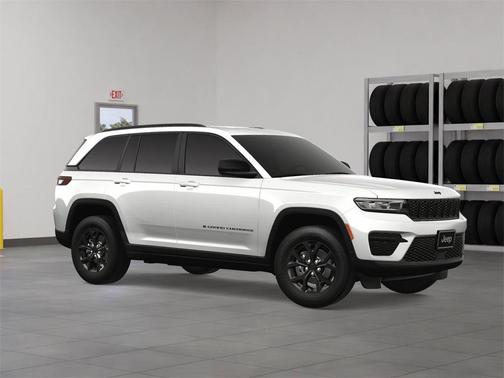 2025 Jeep Grand Cherokee Laredo