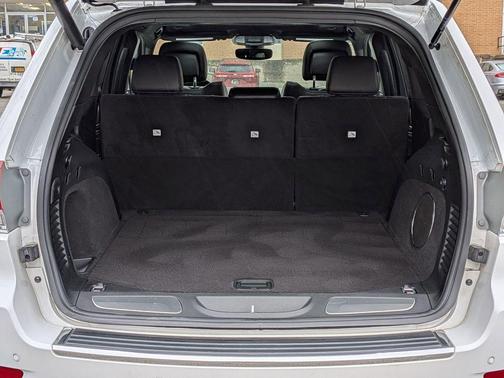 Ivory 2021 Jeep Grand Cherokee Overland