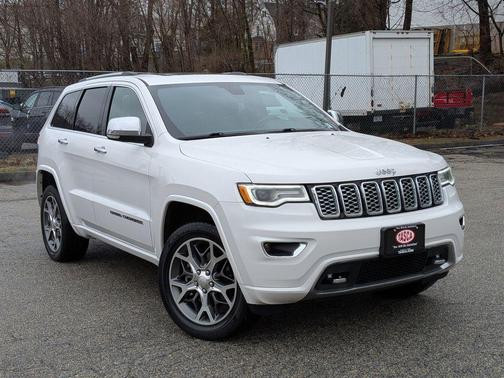 Ivory 2021 Jeep Grand Cherokee Overland