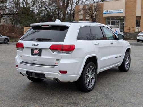 Ivory 2021 Jeep Grand Cherokee Overland