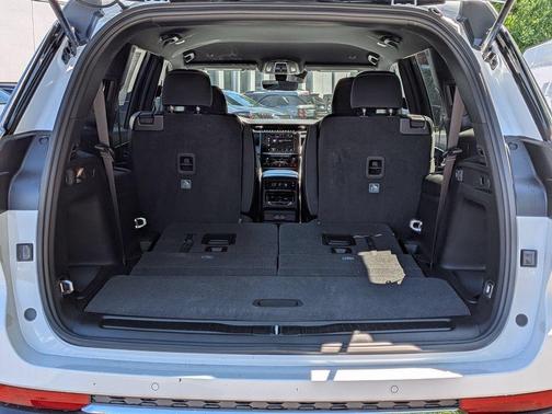 Bright White Clearcoat 2026 Jeep Grand Cherokee L Laredo