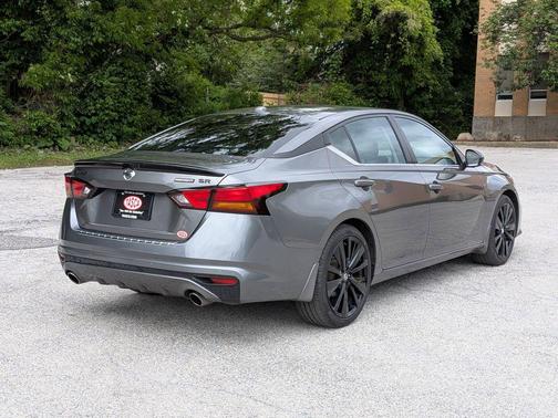 Gun Metallic 2022 Nissan Altima 2.5 SR