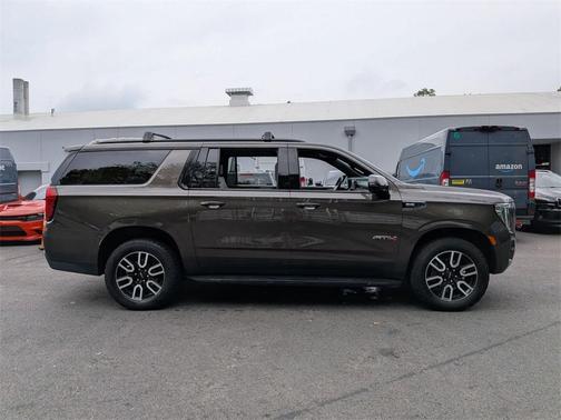 2021 GMC Yukon XL AT4